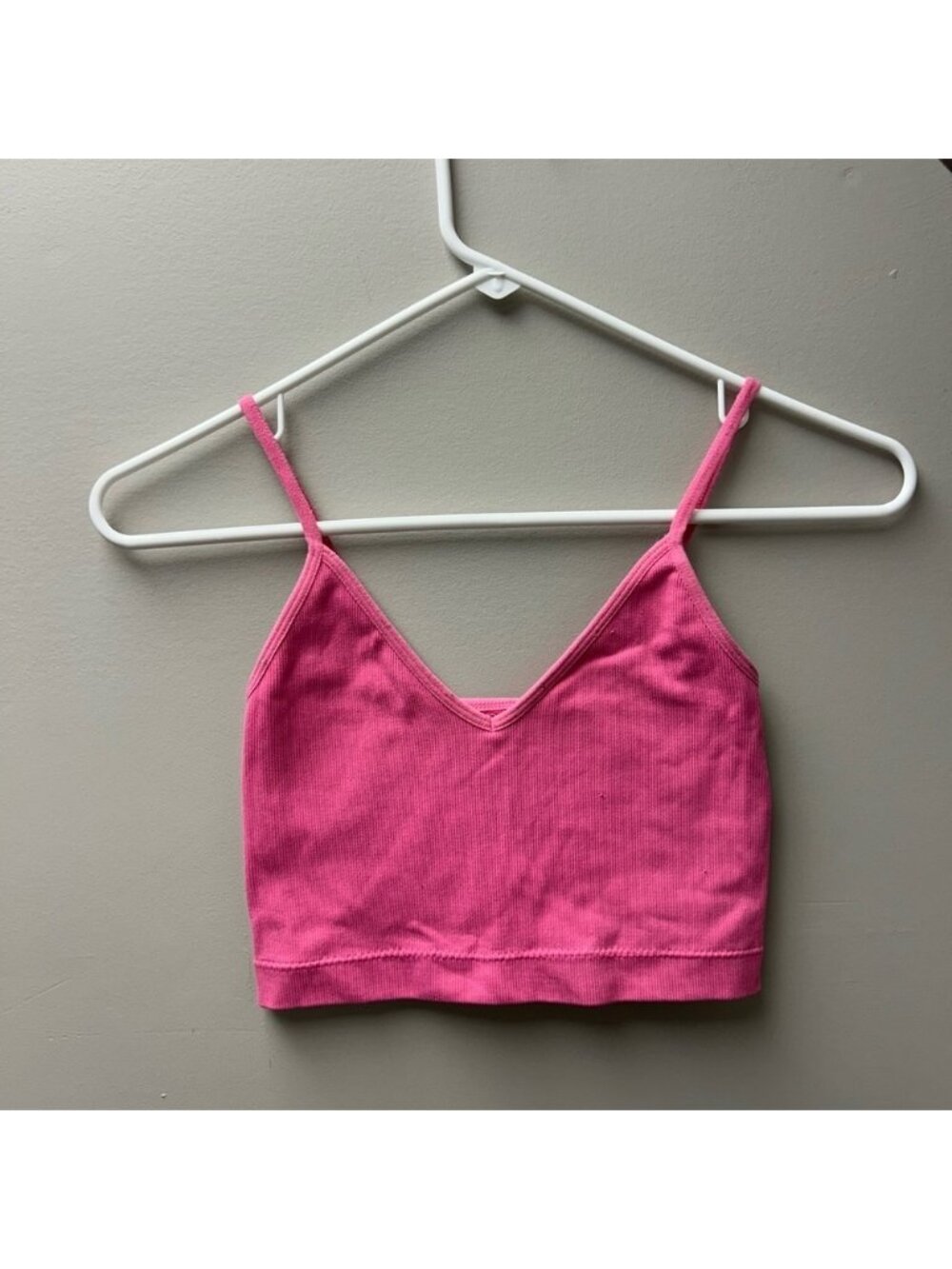 Garage Women’s Pink V Neck‎ Ribbed Cropped Tank Top
